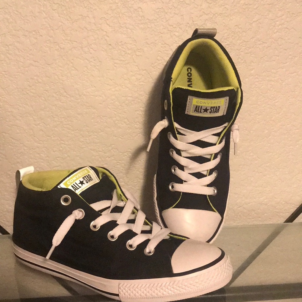 Converse - Picture 2 of 4